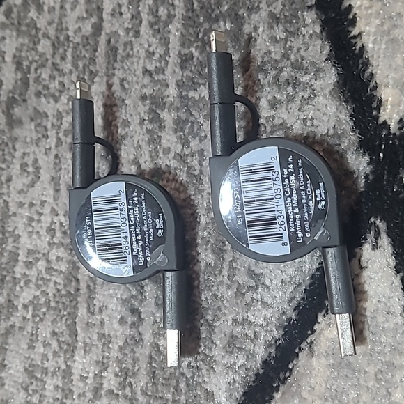 STANLEY RETRACTABLE COMBO CHARGING CABLES FOR LIGHTNING & MICRO-USB PRIC… - Picture 5 of 9